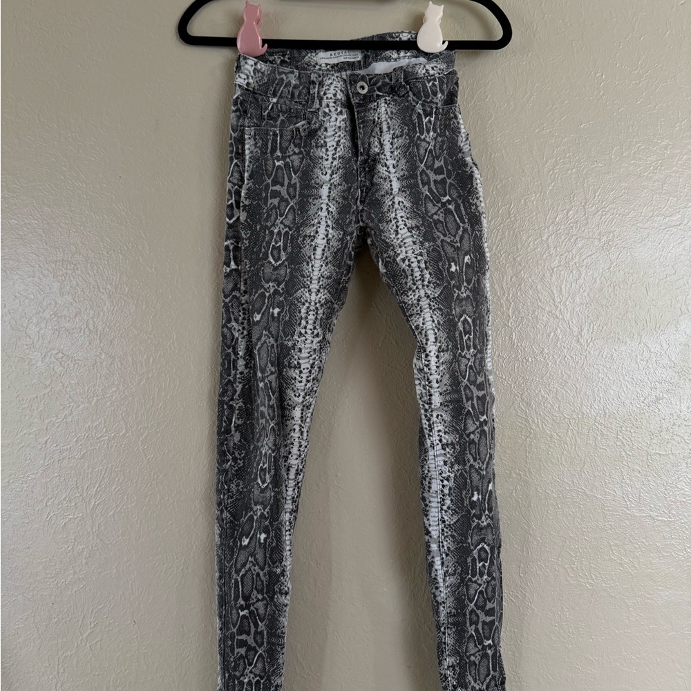 Designer Redial Paris Gray Snake Print Skinny Jeans
